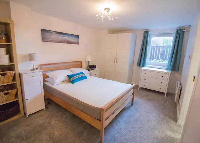 Beautiful & Private Apartment Seconds From Beach