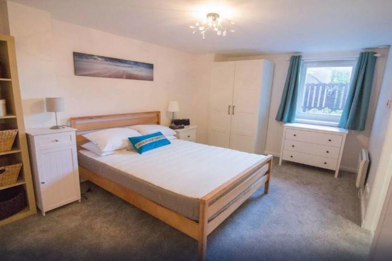 Apartment Beautiful & Private Seconds From Edinburgh