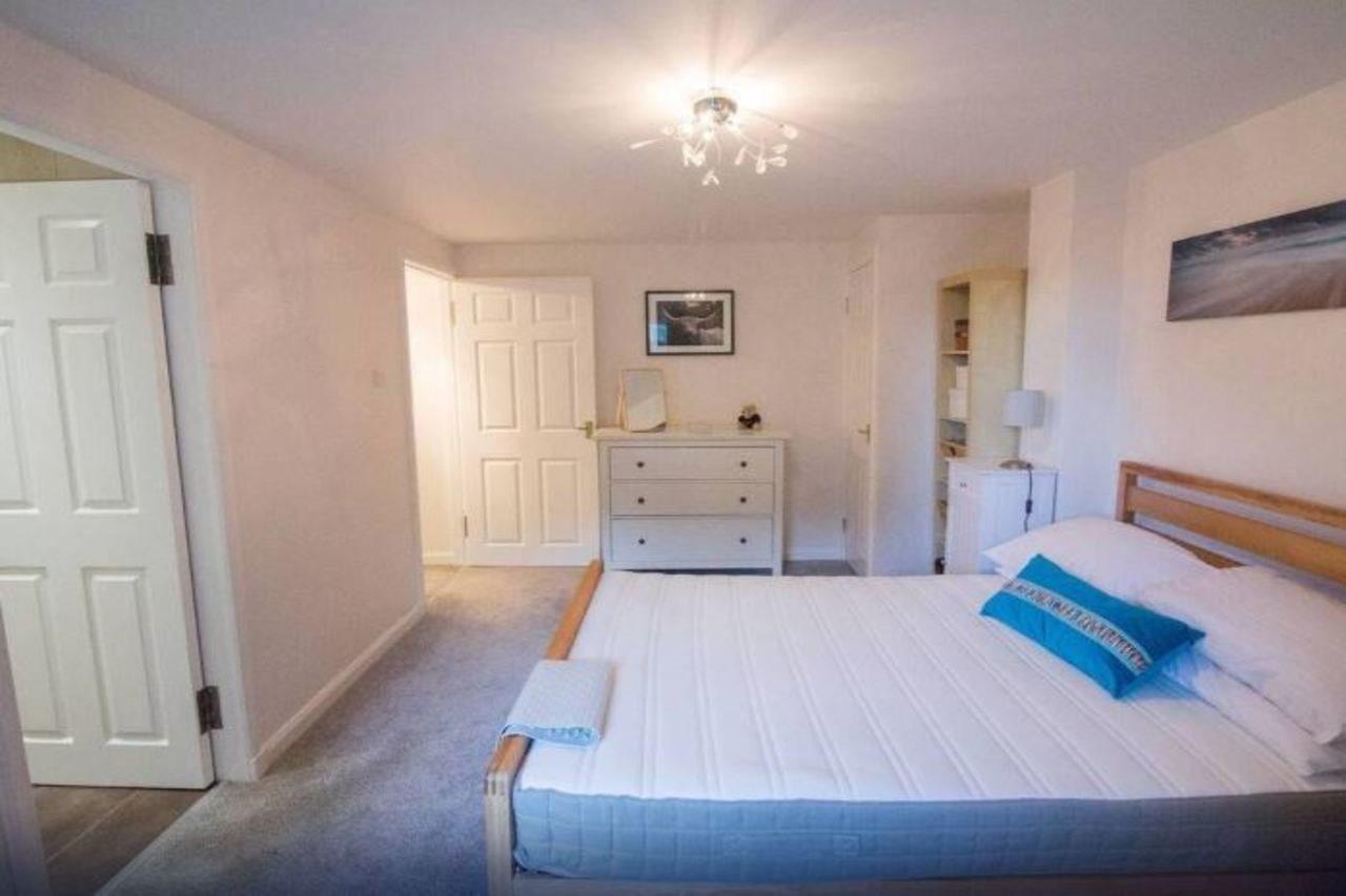 Apartment Beautiful & Private Seconds From Edinburgh